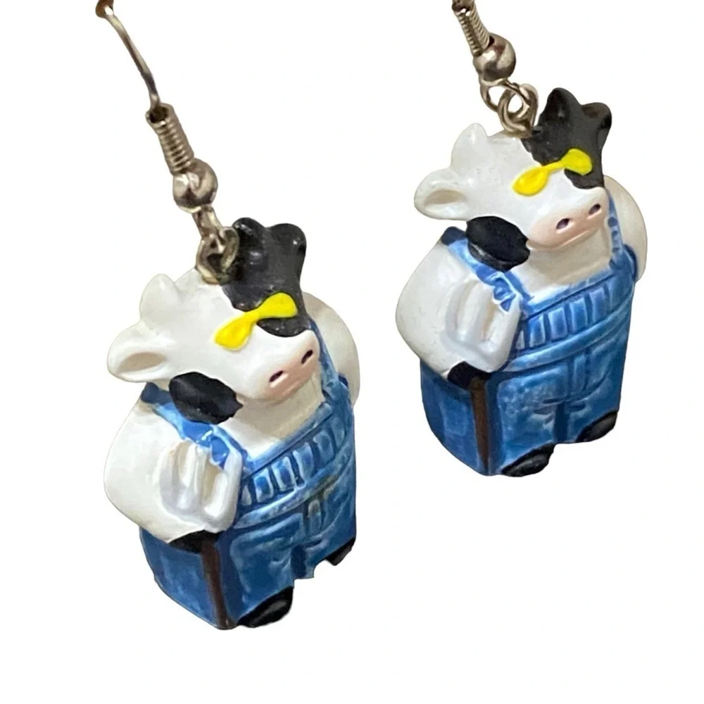 Vintage 90s Claire’s Cow Earrings Farm Animal Western Kitsch Y2K Dangle 1.5”